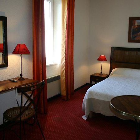 Hotel Le Ponant Pradelles Esterno foto