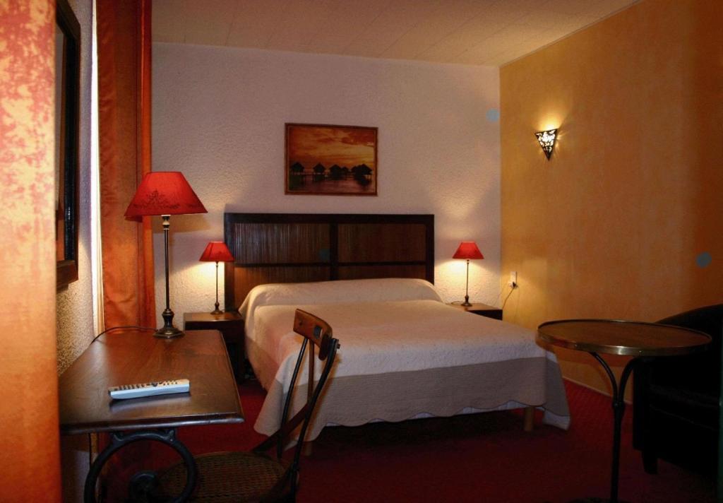 Hotel Le Ponant Pradelles Esterno foto