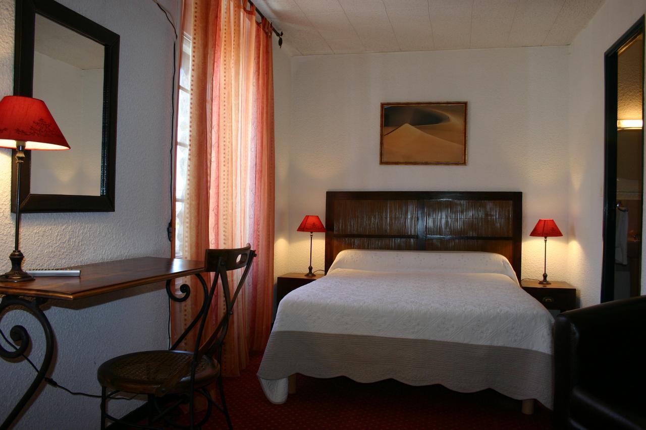 Hotel Le Ponant Pradelles Esterno foto