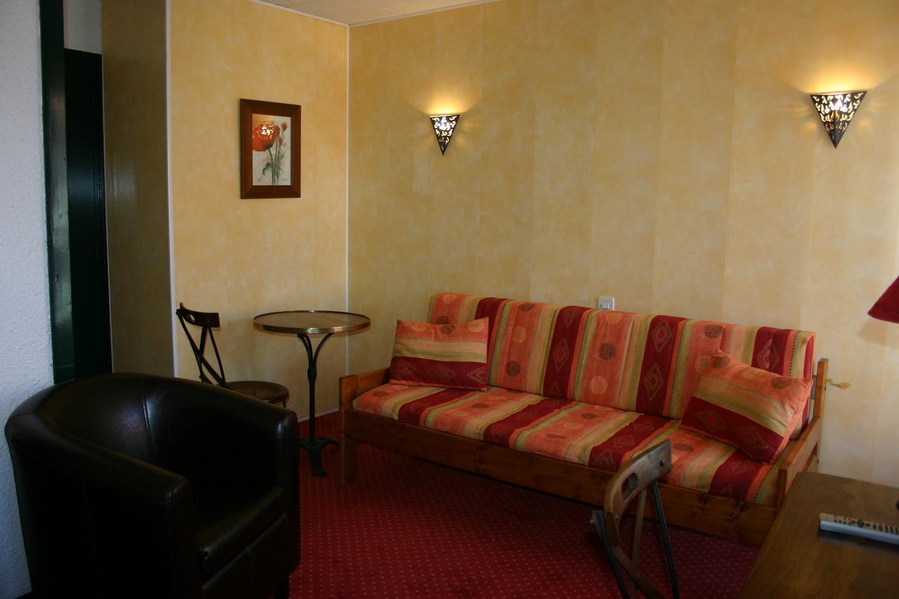 Hotel Le Ponant Pradelles Esterno foto