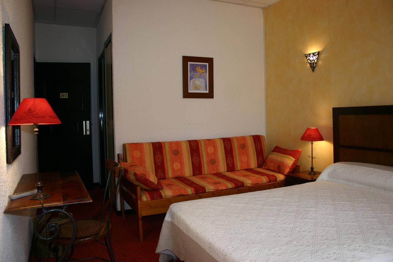 Hotel Le Ponant Pradelles Esterno foto