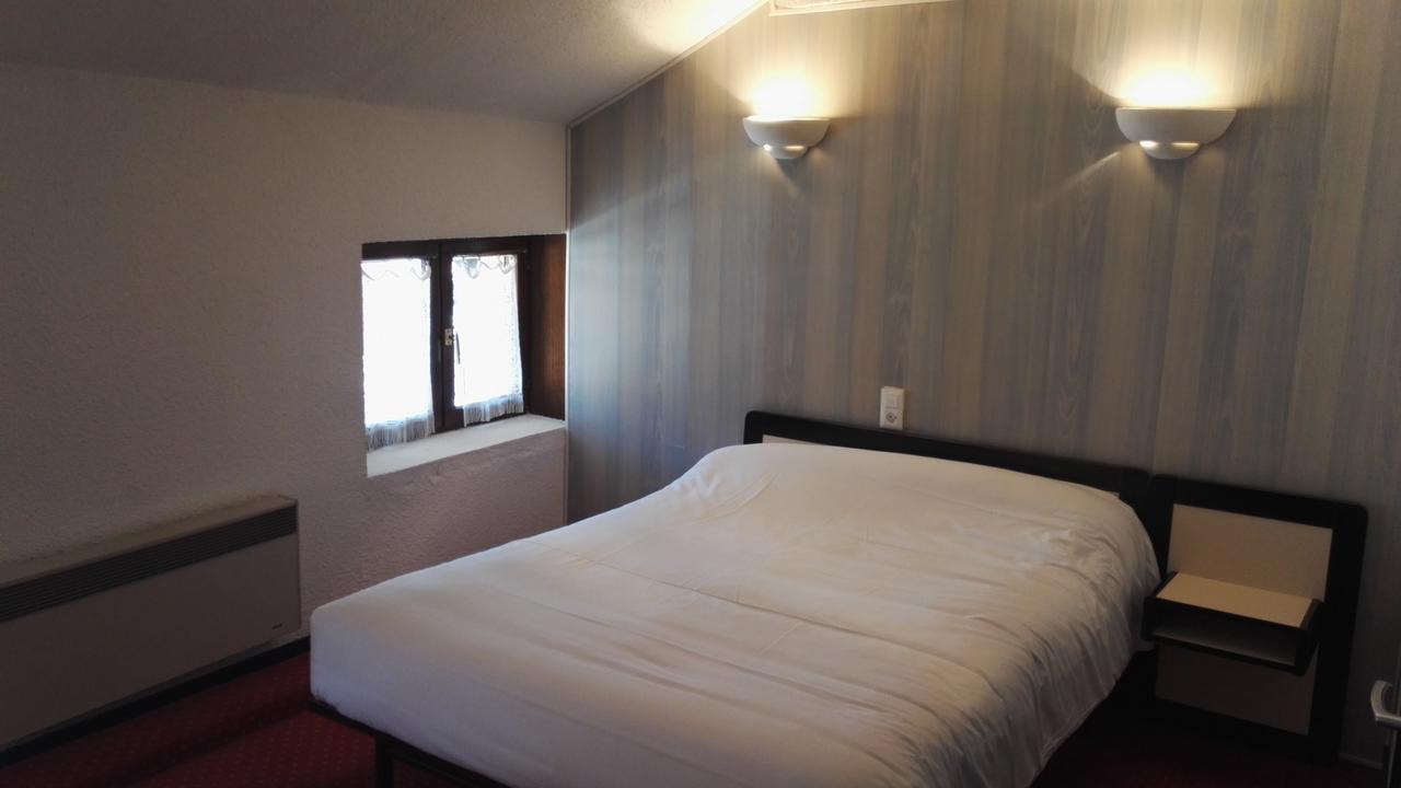 Hotel Le Ponant Pradelles Esterno foto